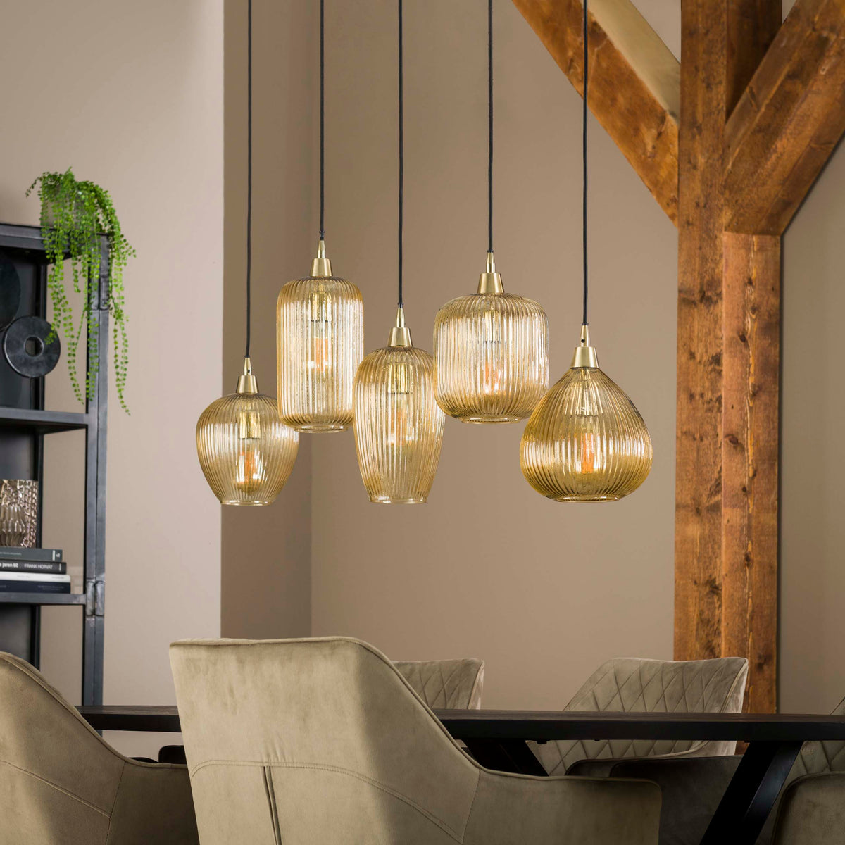 Pendelleuchte Stripe 5-Fassungen / Amberfarbenes Glas