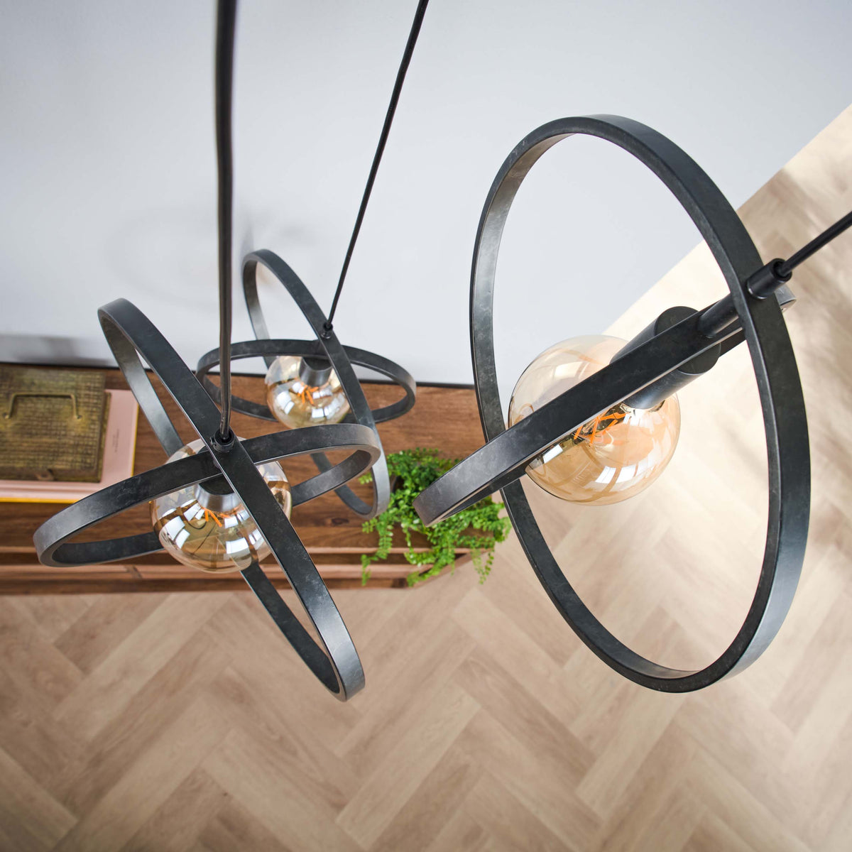 Pendelleuchte Turn Around gestuft 3-Fassungen