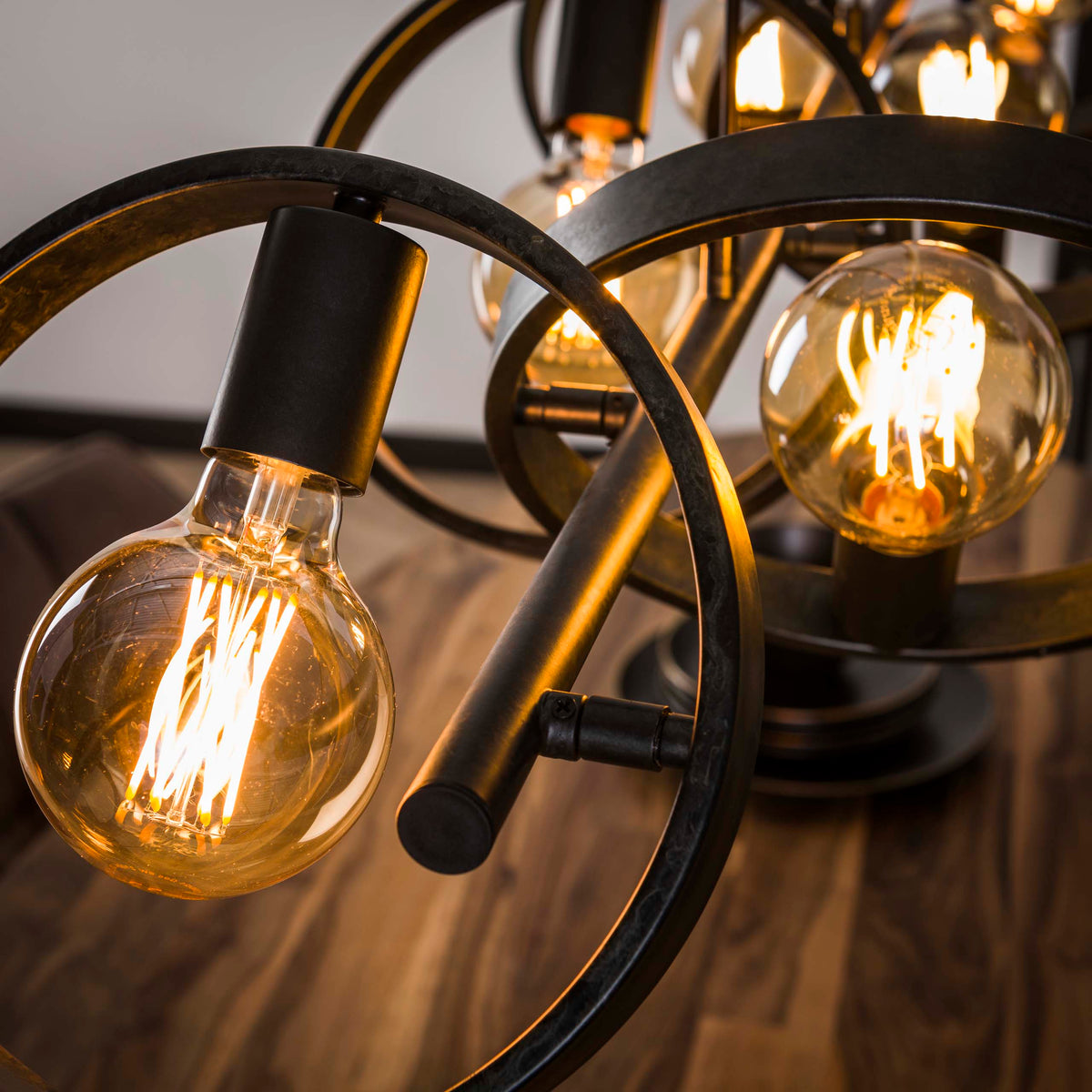 Pendelleuchte Hover Metallringe 6-Fassungen