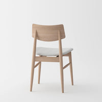 LAGOM Esszimmerstuhl Holz Stoffsitzfläche