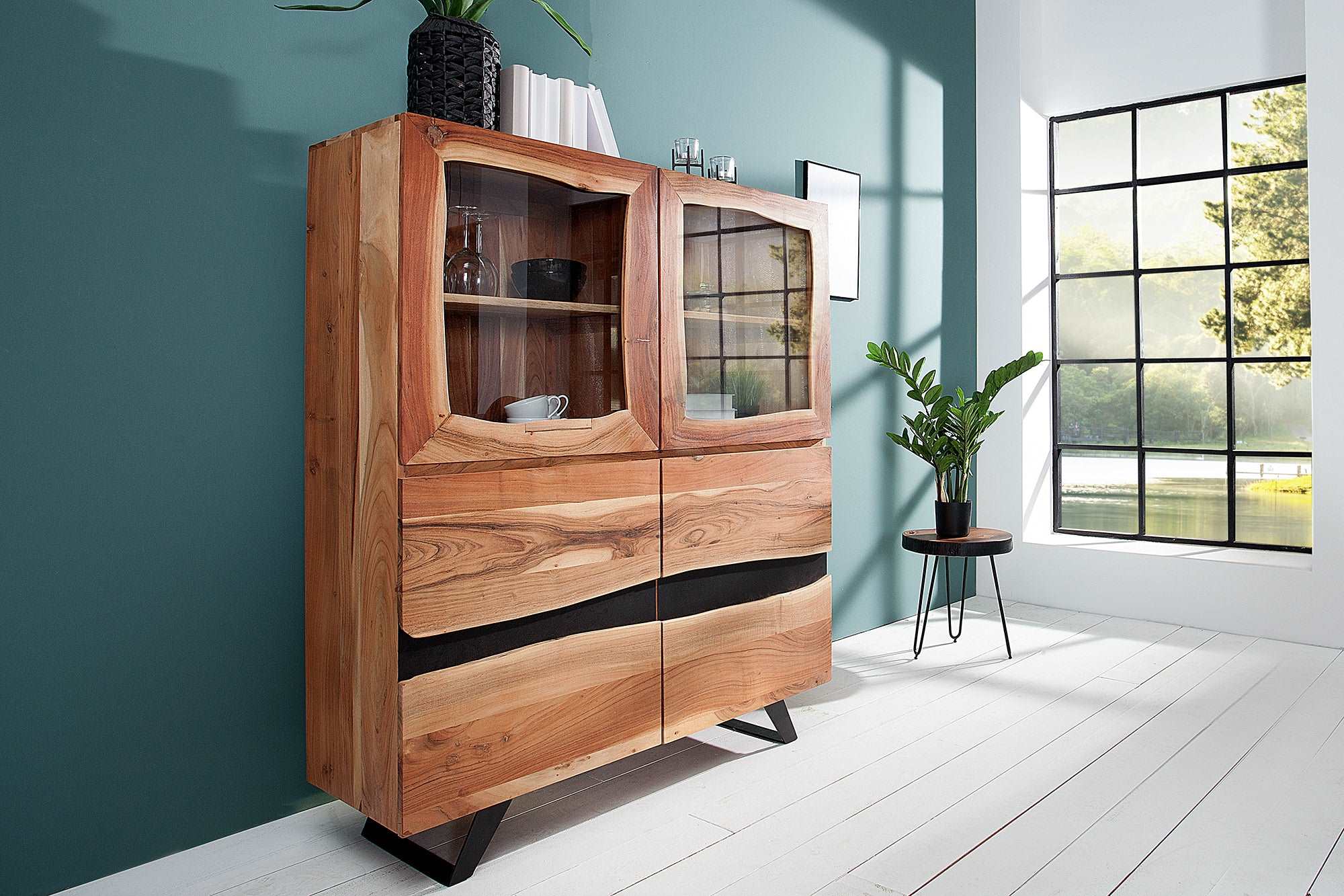 Vitrine store Highboard