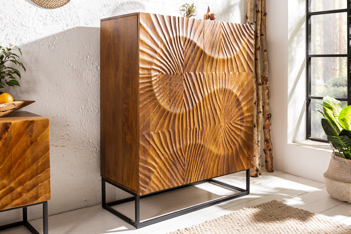 SCORPION Massives Highboard 120cm braun Mangoholz aufwendige 3D Schnitzereien