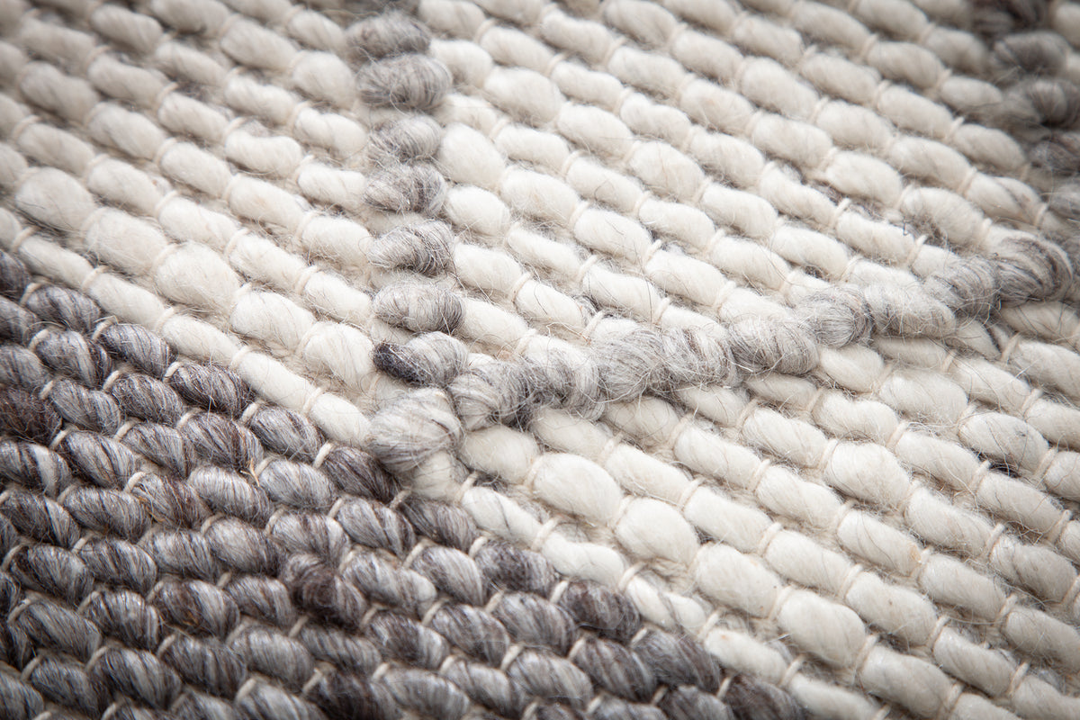 Handgewebter Wollteppich YARN 240x160cm grau beige Strickmuster Schurwolle