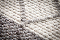 Handgewebter Wollteppich YARN 240x160cm grau beige Strickmuster Schurwolle