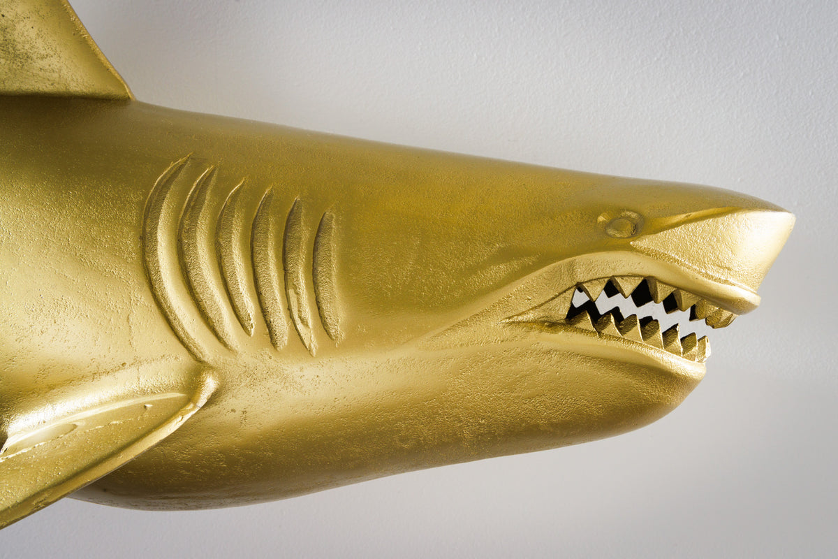 Maritime Wanddekoration HAI 105cm gold Metall handmade Haifisch Design Skulptur