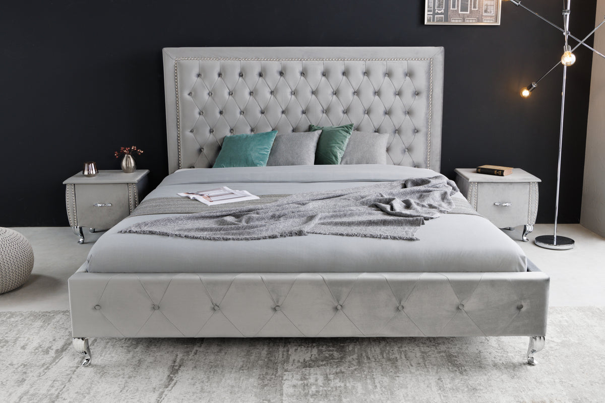 EXTRAVAGANCIA Chesterfield Doppelbett 180x200cm antik grau Nietenbesatz