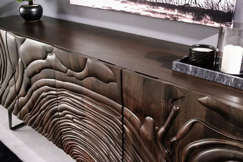 Massives Sideboard FLUID 175 cm – Mangoholz Natur oder Dunkelbraun mit 3D-Design und Metall-Kufengestell